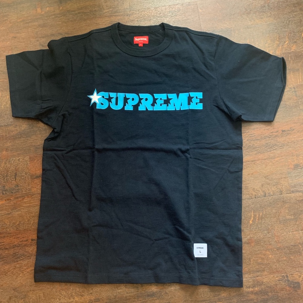 ⭐️HOST PICK⭐️ NWT Supreme Star Logo Tee